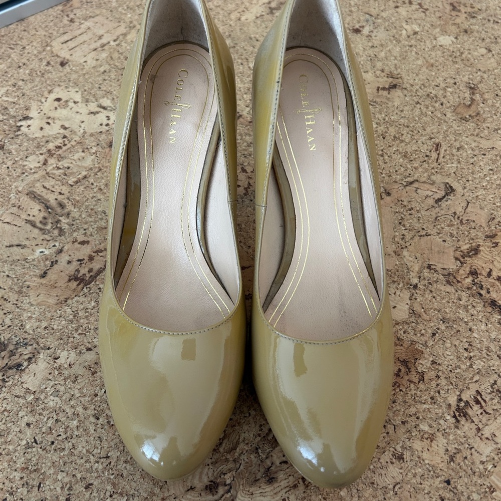 Cole Haan Women's Tan Pumps